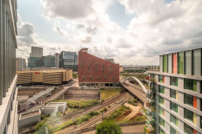 2 Bedroom Flat To Rent In Skylark Point, Stratford, London, E20