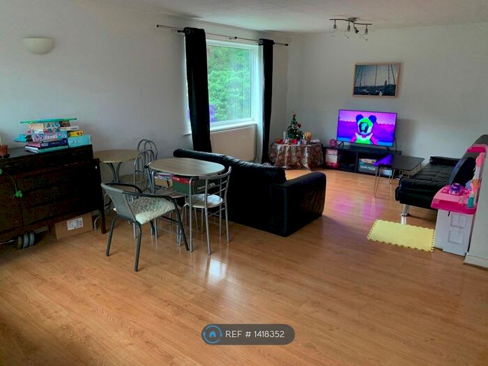 2 Bedroom Flat To Rent In Dean Park Road, Bournemouth, BH1