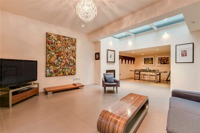 3 Bedroom Detached House To Rent In Caranday Villas, Norland Road, London, W11