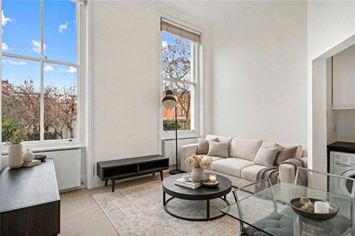 1 Bedroom Flat To Rent In Penywern Road, Earls Court, London, SW5