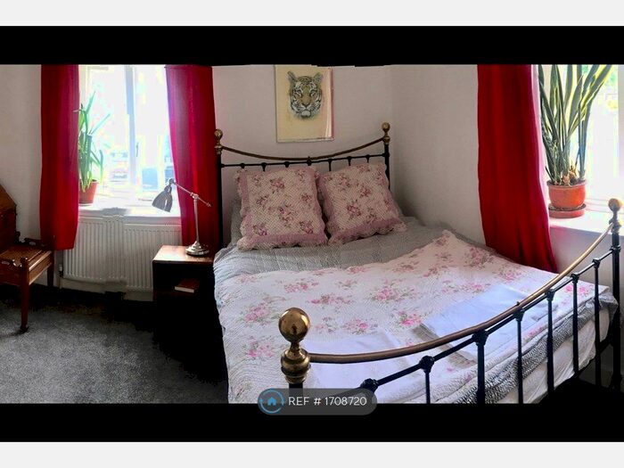 2 Bedroom End Of Terrace House To Rent In West End, Bruton, BA10