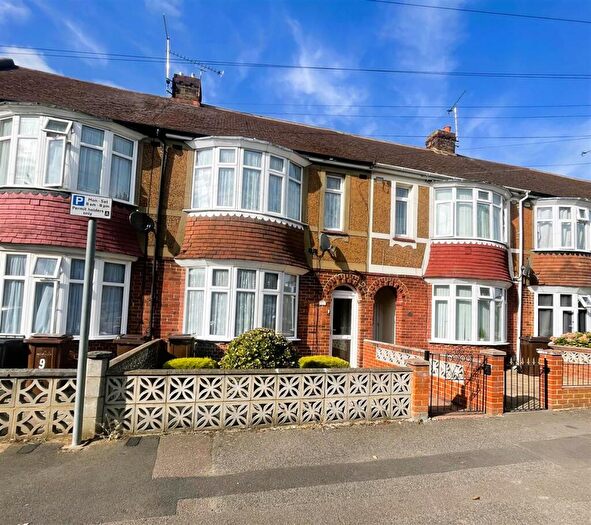 3 Bedroom Terraced House To Rent In Beaconsfield Avenue, Gillingham, ME7