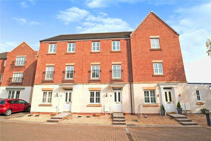 4 Bedroom Town House To Rent In Threipland Drive, Heath, CF14