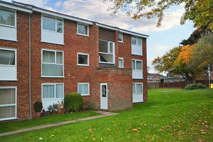 2 Bedroom Flat To Rent In Roydon Court, Hemel Hempstead, HP2