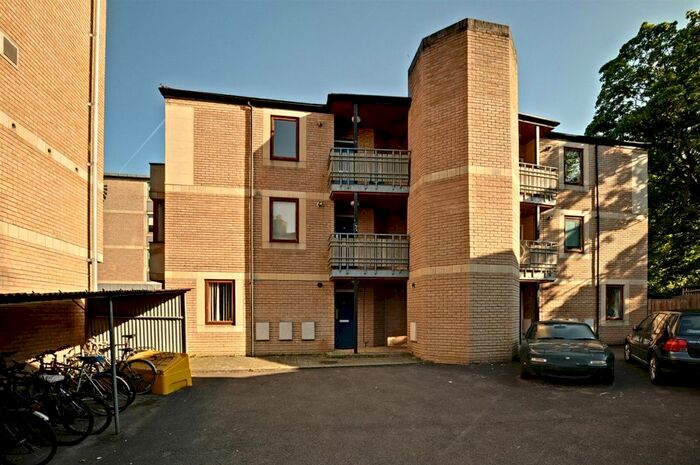2 Bedroom Flat To Rent In Folly Bridge, Oxford, OX1