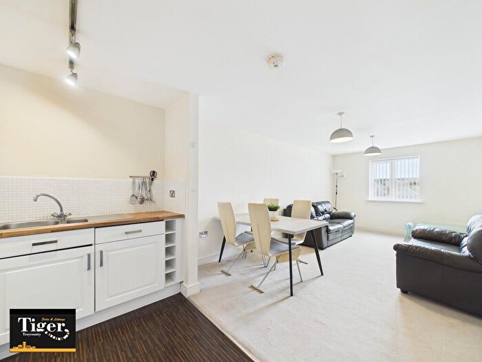 2 Bedroom Apartment For Sale In Woodlands View, Lytham St. Annes, FY8