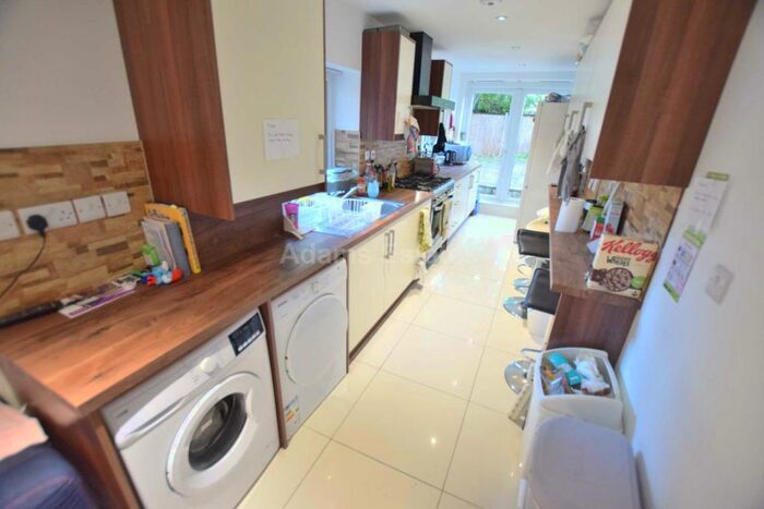 6 Bedroom Terraced House To Rent In Blenheim Road, Reading, RG1