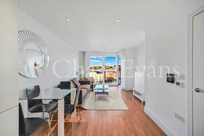 1 Bedroom Flat To Rent In Queensland Road, Islington, London, N7