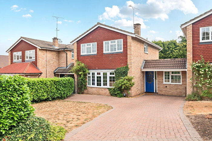 4 Bedroom House For Sale In Glenhurst Close, Blackwater, GU17