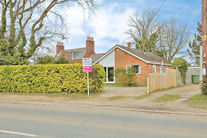 3 Bedroom Detached Bungalow For Sale In Mattishall Road, East Tuddenham, Dereham, NR20