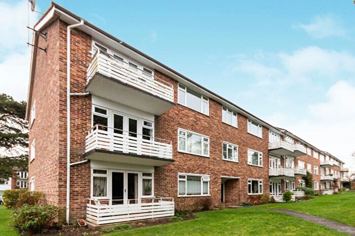 2 Bedroom Flat To Rent In Lindfield Gardens, Guildford, GU1