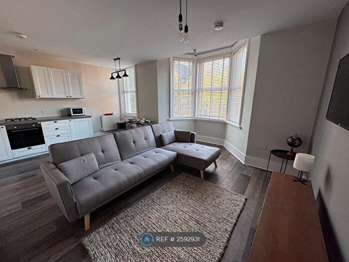 2 Bedroom Flat To Rent In Simonside Terrace, Newcastle Upon Tyne, NE6