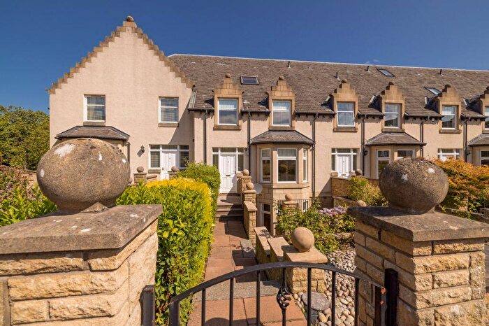5 Bedroom Town House For Sale In Easter Steil, Greenbank, EH10