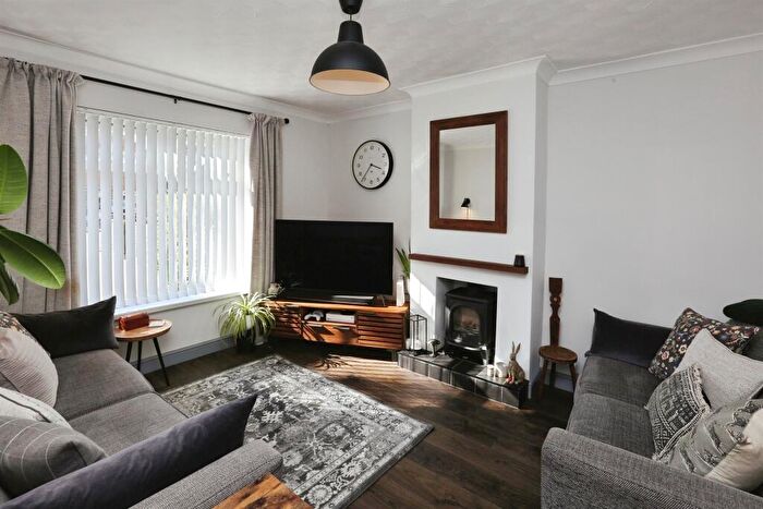 2 Bedroom Semi-Detached House For Sale In Tukes Avenue, Gosport, PO13