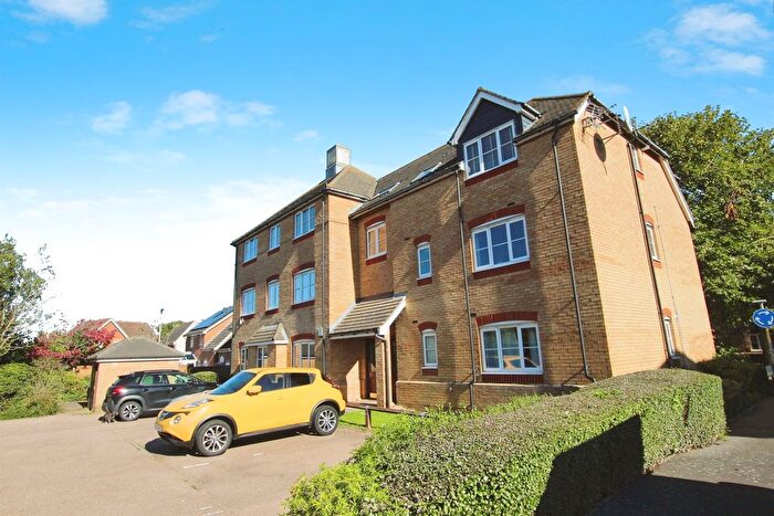 2 Bedroom Flat For Sale In Blackthorn Road, Hersden, Canterbury, CT3
