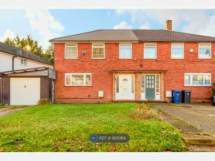 3 Bedroom Semi-Detached House To Rent In Green Lane, Edgware, HA8