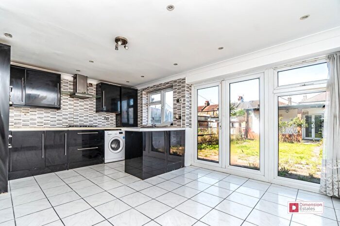 5 Bedroom Terraced House To Rent In Spencer Road, Ilford, IG3