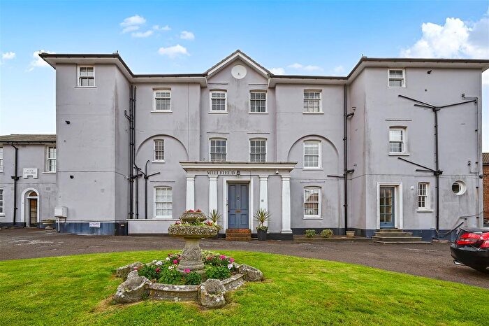 2 Bedroom Flat For Sale In Belle Hill, Bexhill-On-Sea, TN40