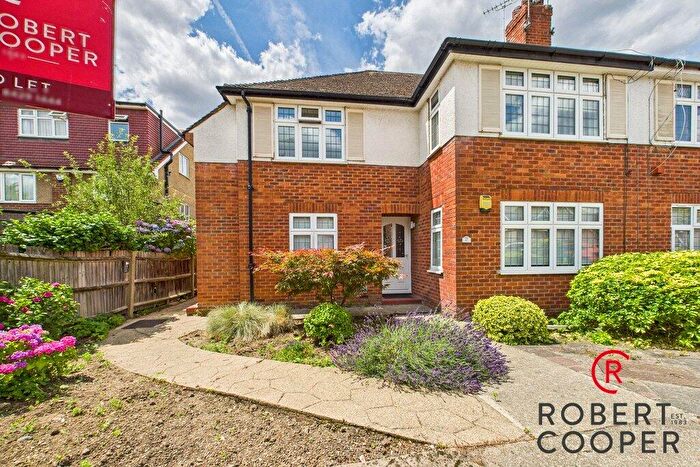 2 Bedroom Maisonette For Sale In The Sigers, Pinner, HA5