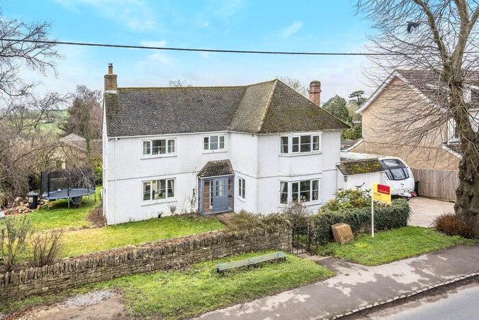 4 Bedroom Detached House For Sale In Chipping Norton, Oxfordshire, OX7