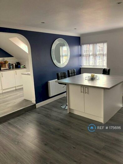 2 Bedroom Penthouse To Rent In The Spinnakers, Liverpool, L19