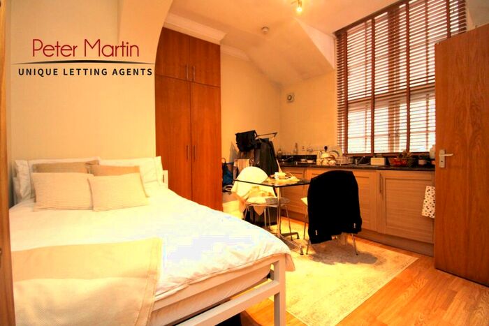Apartment To Rent In Rosslyn Hill, Belsize Park, NW3