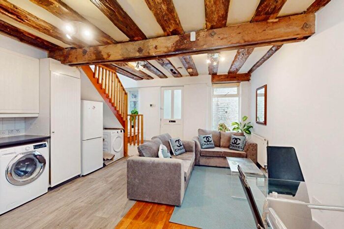 3 Bedroom House For Sale In Hermit Place, South Hampstead, NW6