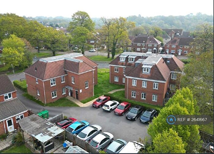 2 Bedroom Flat To Rent In Sterling Court, Bursledon, Southampton, SO31
