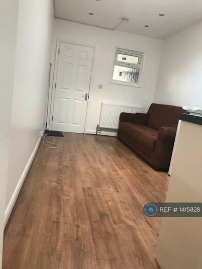 1 Bedroom Flat To Rent In Dagenham, Dagenham, RM10