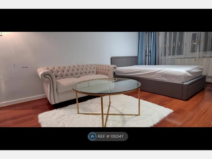 3 Bedroom Flat To Rent In Odessa Street, London SE16