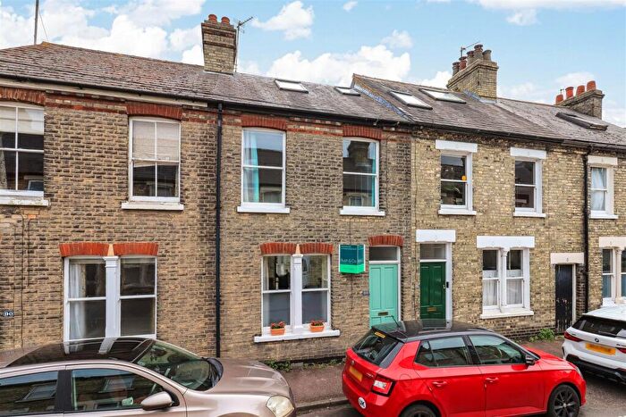 3 Bedroom Terraced House For Sale In Sedgwick Street, Cambridge, CB1