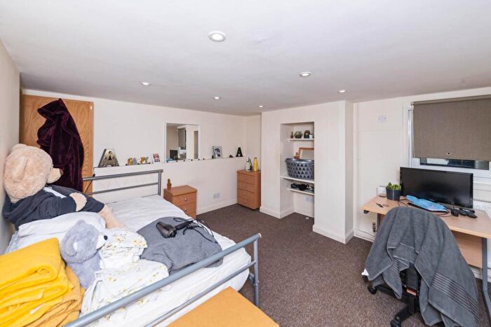 4 Bedroom House To Rent In Park Road, Guildford, GU2