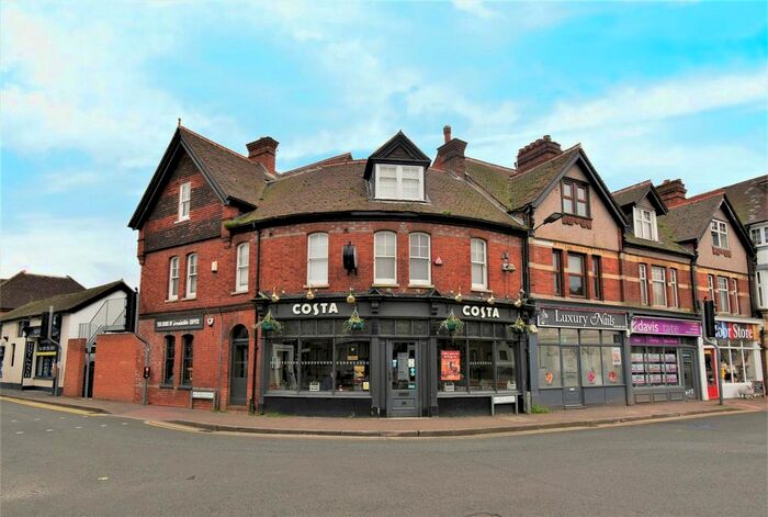 1 Bedroom Flat To Rent In Church Street, Twyford, Reading, RG10