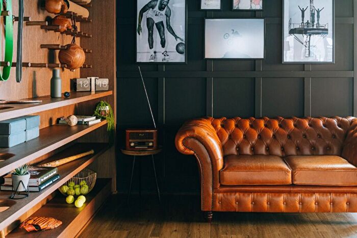 2 Bedroom Apartment To Rent In Chapel Wharf, Manchester, M3