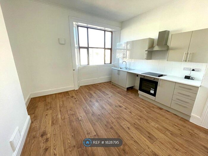 2 Bedroom Flat To Rent In Mostyn Street, Llandudno, LL30