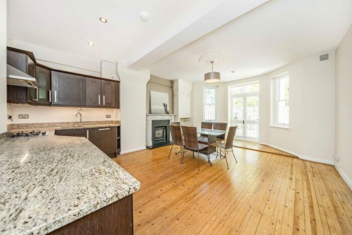 3 Bedroom Flat To Rent In Holland Road, London, W14