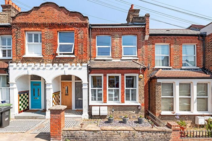 1 Bedroom Maisonette For Sale In Hazeldon Road, Brockley, London, SE4
