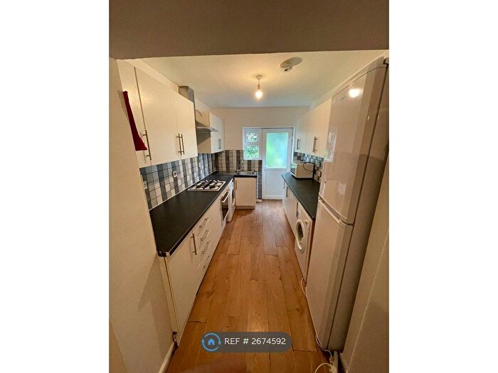 5 Bedroom Semi-Detached House To Rent In Clifton Avenue, Manchester, M14