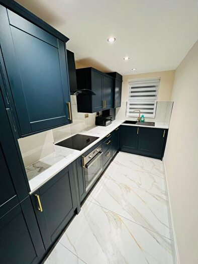 2 Bedroom Flat To Rent In Earls Court Road, Kensington, W8