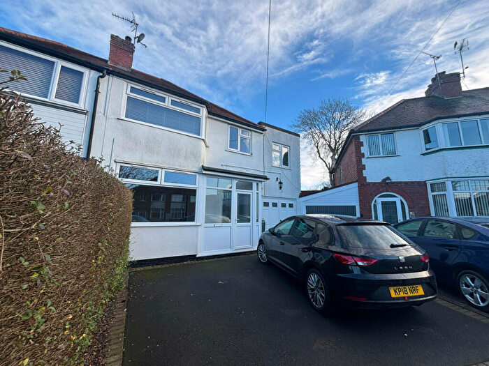 4 Bedroom Semi-Detached House To Rent In Stanton Grove, Shirley, B90