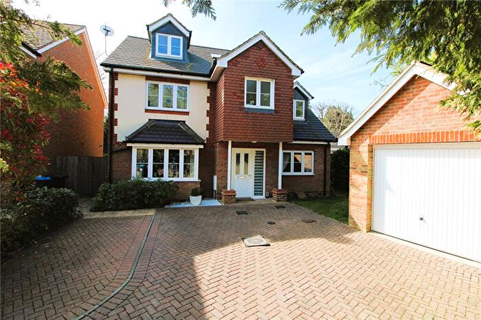 4 Bedroom Detached House For Sale In Hawthorne Gardens, Caterham, Surrey, CR3