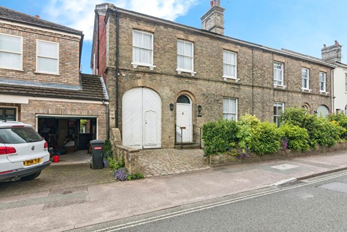 3 Bedroom Semi-Detached House For Sale In Station Road, Beccles, Suffolk, NR34