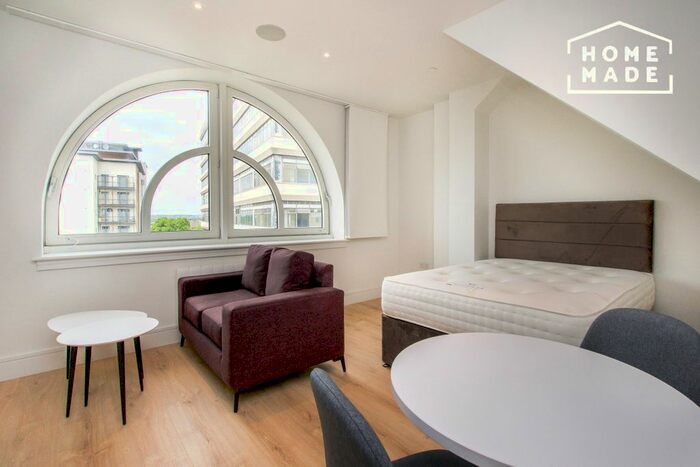 Studio To Rent In Becketts House, Ilford, IG1