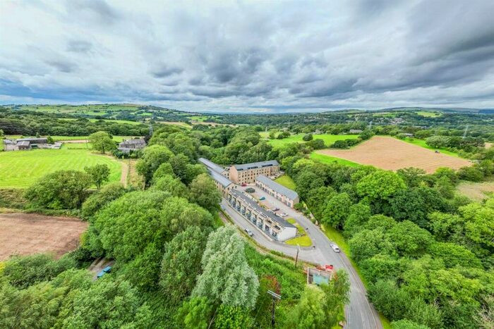 2 Bedroom Apartment For Sale In Kinderlee Mill North, Kinderlee Way, Chisworth, Glossop, SK13