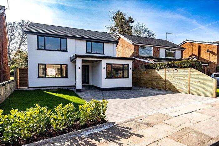 4 Bedroom Detached House To Rent In Broadoak Road, Rochdale, Greater Manchester, OL11