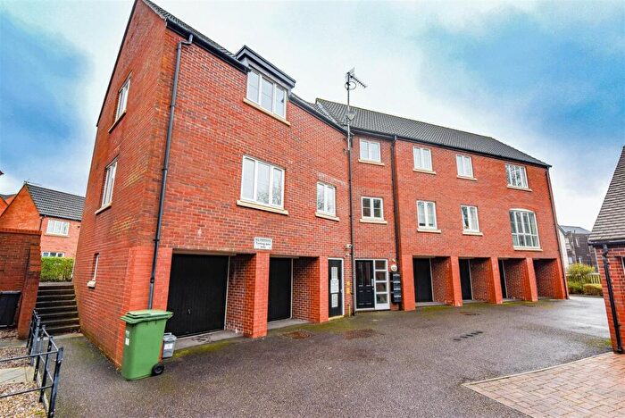 2 Bedroom Flat For Sale In Priory Close, Dursley, GL11