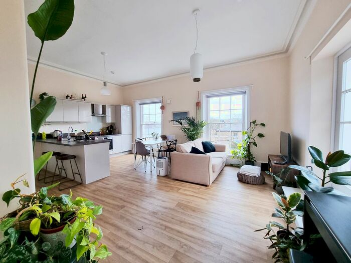 2 Bedroom Flat To Rent In Broomgrove Road Mews, Sheffield, S10