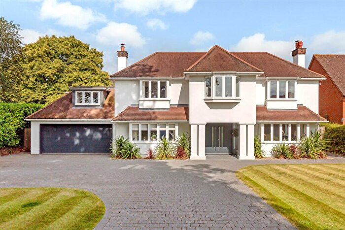 5 Bedroom Detached House For Sale In Keswick Road, Great Bookham, Leatherhead, Surrey, KT23