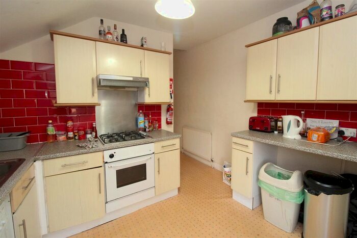 4 Bedroom Flat To Rent In Gordon Road, Roath, Cardiff, CF24