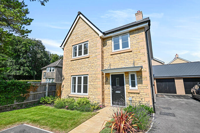 4 Bedroom Detached House For Sale In The Crescent, Ketton, PE9